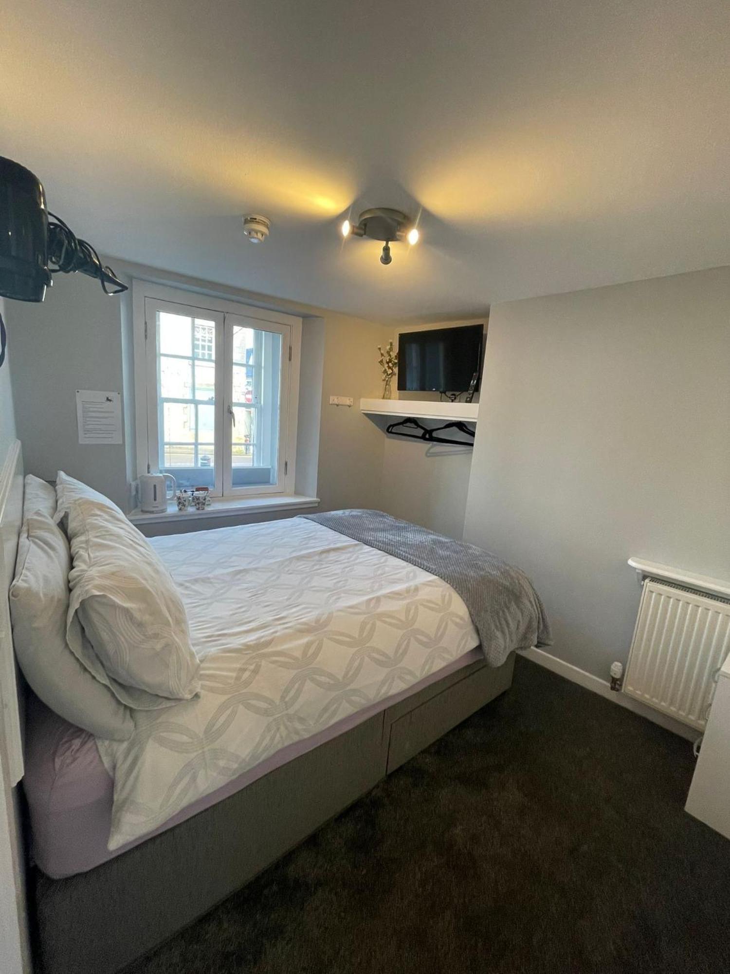 Blackbull With Rooms Lower Cumbernauld Esterno foto